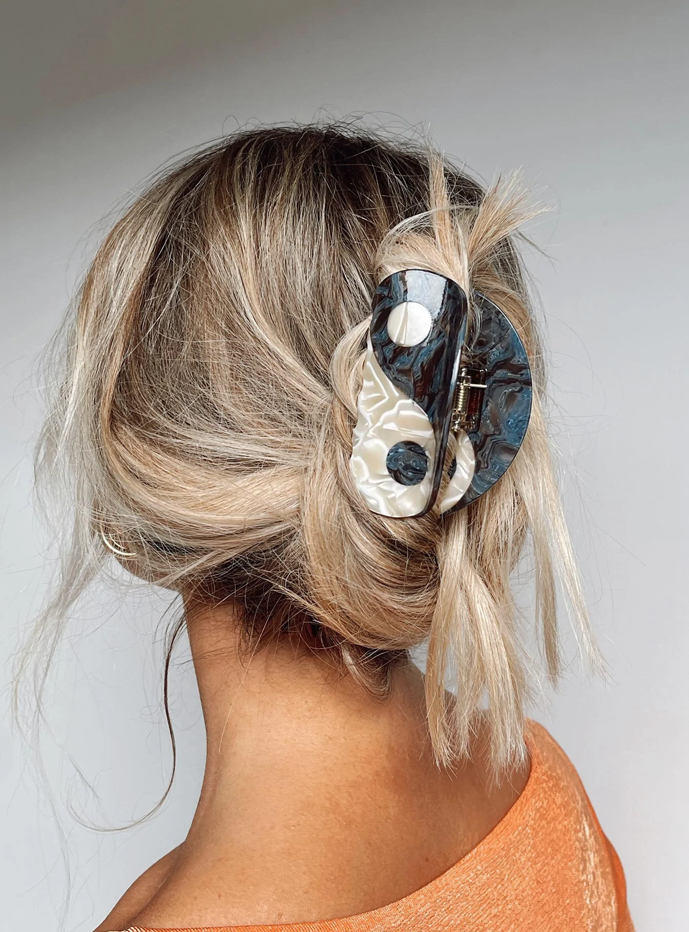 Load image into Gallery viewer, Yin Yang Hair Clip